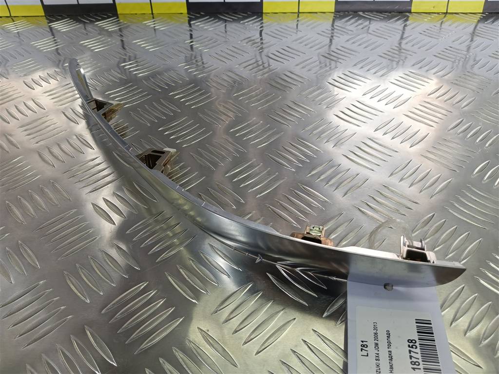 накладка торпедо SUZUKI SX4 1.6 4WD MT (112 л.с.)SX4  I рестайлинг (2009—2014) Внедорожник 7385180J10ZFG, 630 рублей, Москва