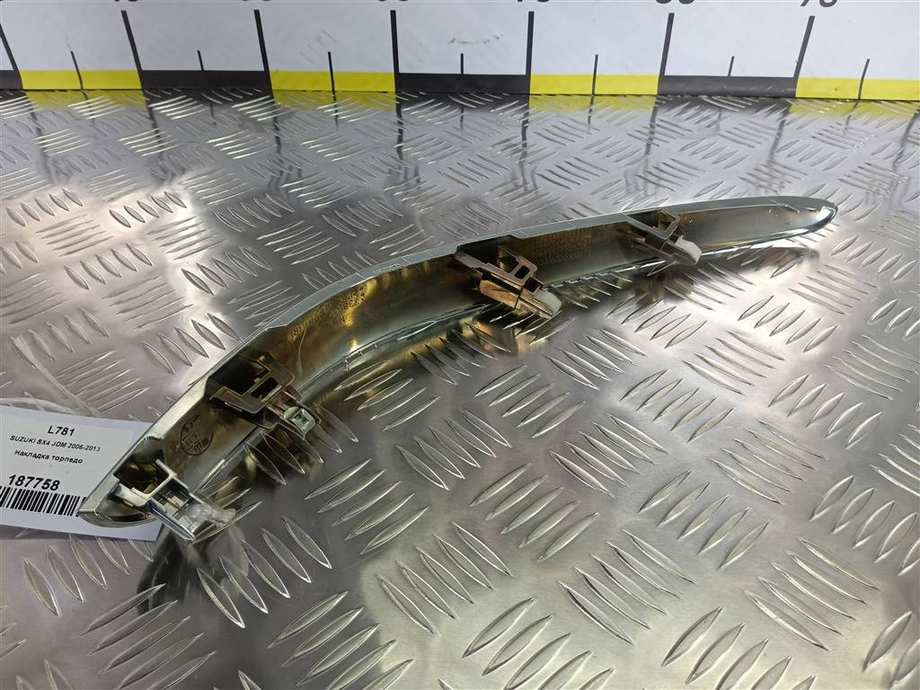 накладка торпедо SUZUKI SX4 1.6 4WD MT (112 л.с.)SX4  I рестайлинг (2009—2014) Внедорожник 7385180J10ZFG, 630 рублей, Москва