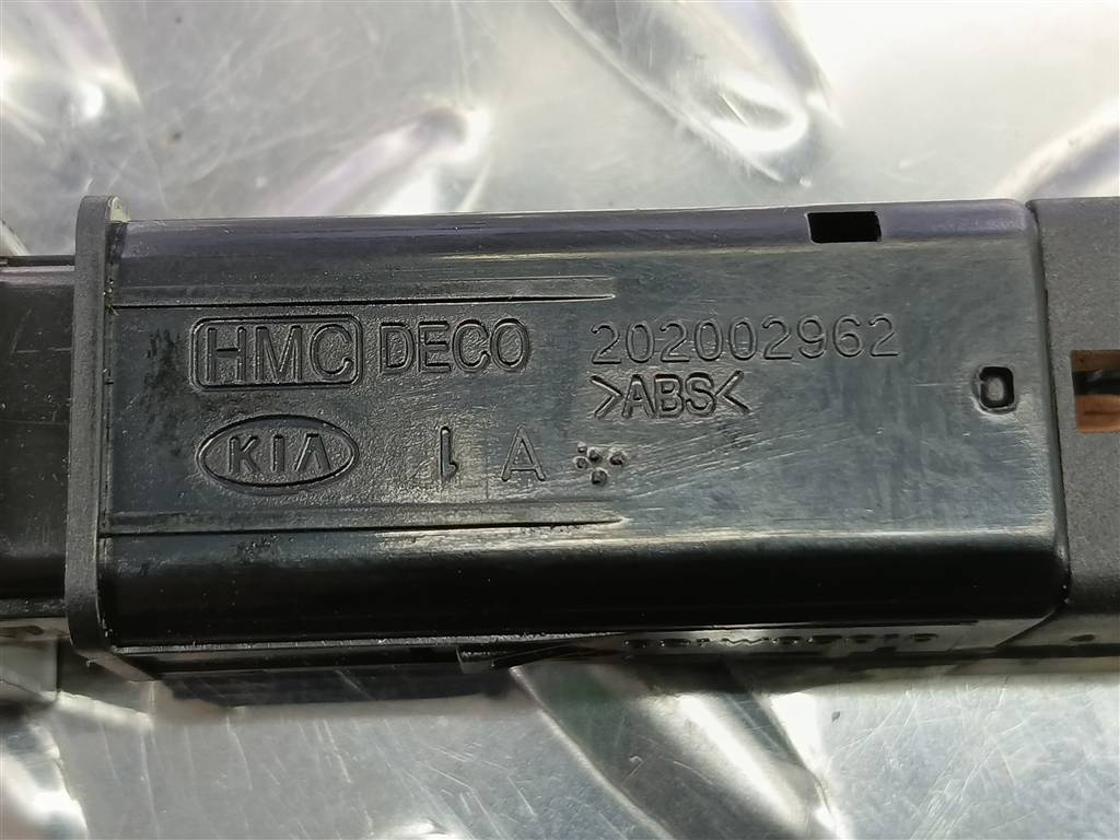 кнопка антипробуксовочной системы Hyundai SANTA FE  937502B906HZ, 630 рублей, Москва