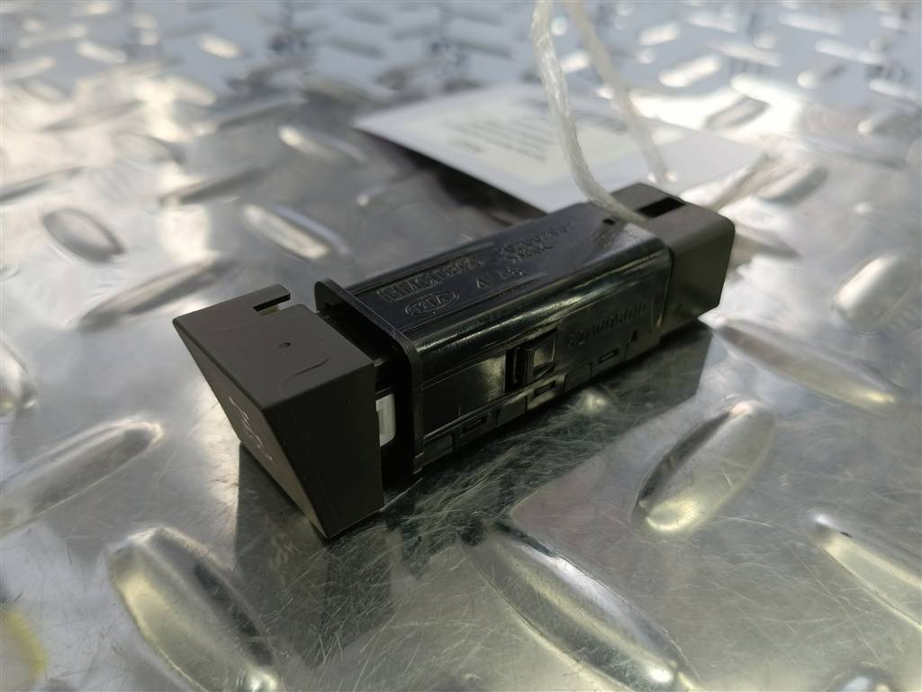 кнопка блокировки дифференциала Hyundai SANTA FE  932402B906HZ, 980 рублей, Москва