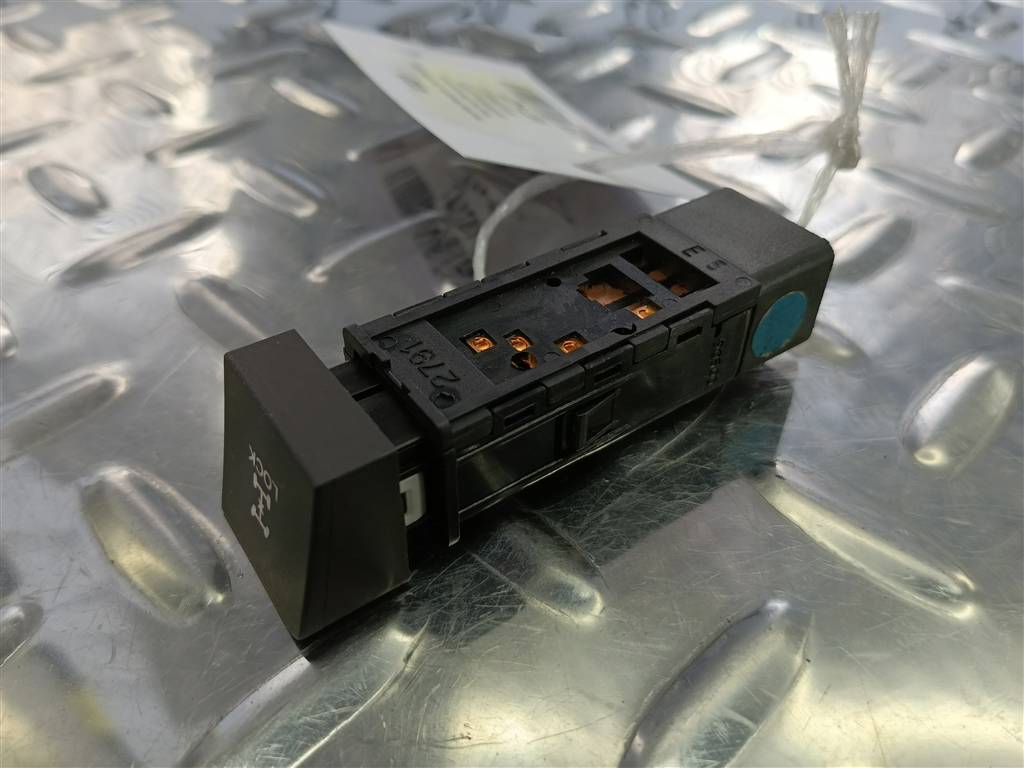 кнопка блокировки дифференциала Hyundai SANTA FE  932402B906HZ, 980 рублей, Москва