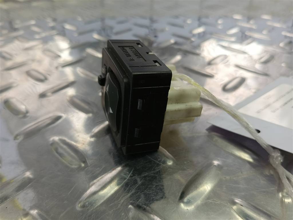 кнопка регулировки зеркал MITSUBISHI LANCER  MR417977, 520 рублей, Москва