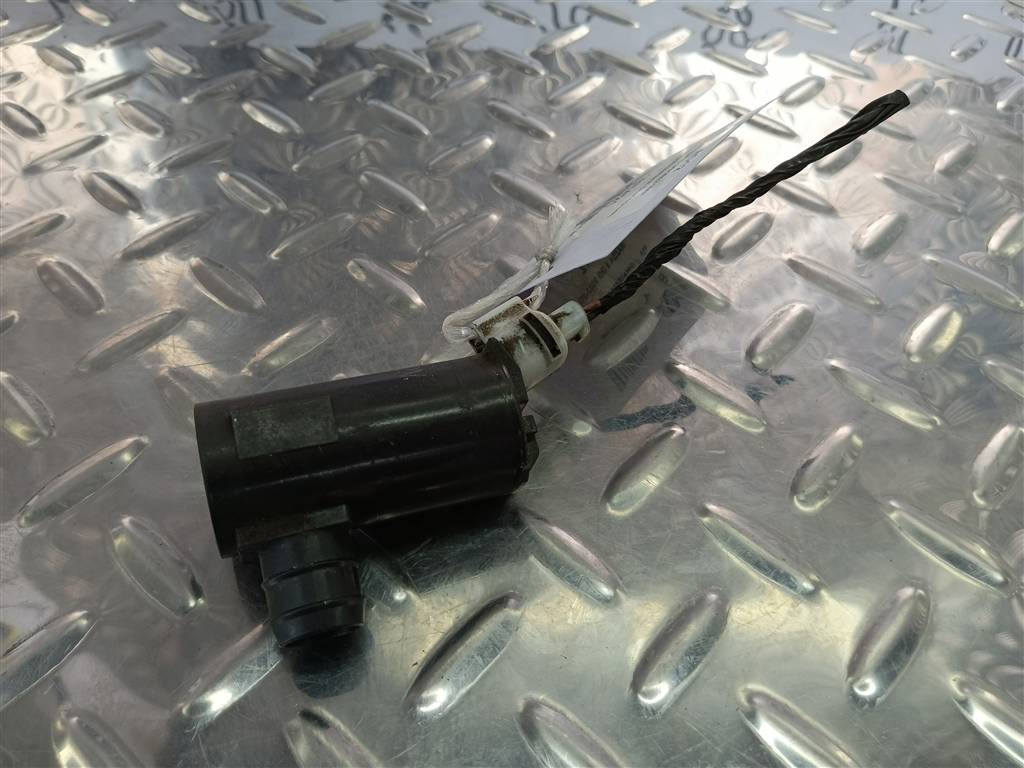 насос омывателя (моторчик) MAZDA 6  GJ6A67482, 750 рублей, Москва