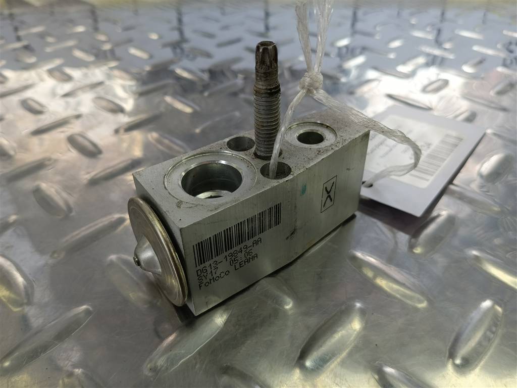 клапан кондиционера FORD EXPLORER 3.5 4WD AT (290 л.с.)Explorer  V рестайлинг (2015—2018) Внедорожник DG1Z19849A, 2130 рублей, Москва