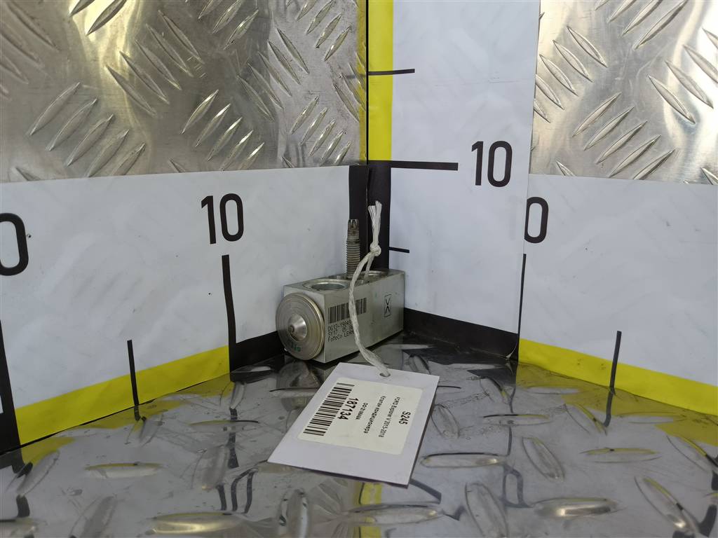 клапан кондиционера FORD EXPLORER 3.5 4WD AT (290 л.с.)Explorer  V рестайлинг (2015—2018) Внедорожник DG1Z19849A, 2130 рублей, Москва