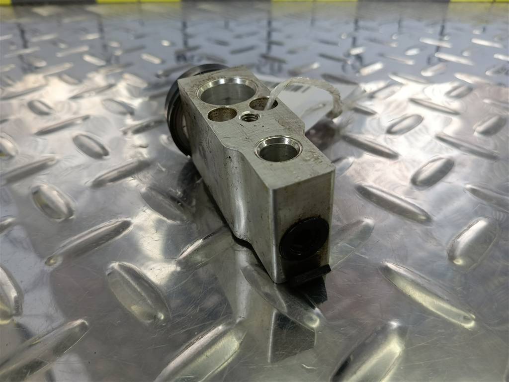 клапан кондиционера SUZUKI Grand Vitara 2.0 4WD MT (140 л.с.)Grand Vitara  II (2005—2008) Внедорожник 9543164J60, 520 рублей, Москва