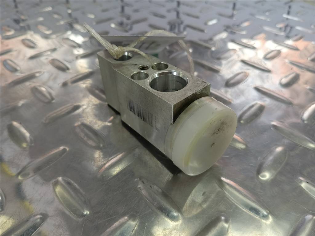 клапан кондиционера SUZUKI Grand Vitara 2.0 4WD AT (140 л.с.)Grand Vitara  II (2005—2008) Внедорожник 9543164J80, 750 рублей, Москва