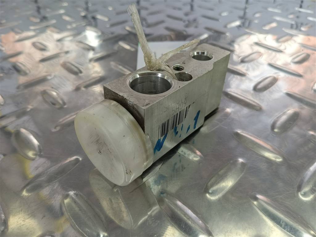 клапан кондиционера SUZUKI Grand Vitara 2.0 4WD AT (140 л.с.)Grand Vitara  II (2005—2008) Внедорожник 9543164J80, 750 рублей, Москва