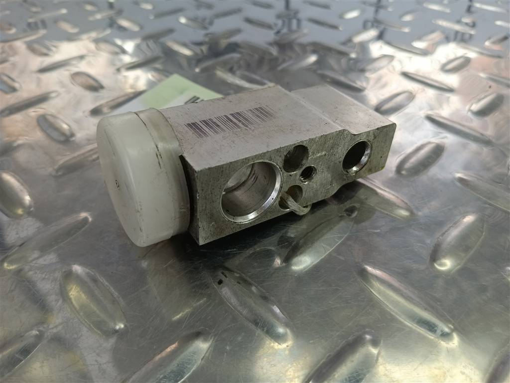 клапан кондиционера SUZUKI Grand Vitara 2.0 4WD MT (140 л.с.)Grand Vitara  II (2005—2008) Внедорожник 9543164J80, 750 рублей, Москва