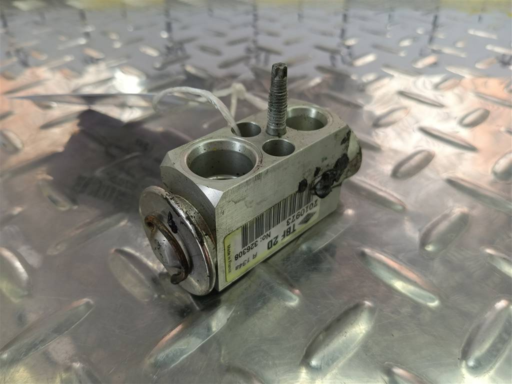 клапан кондиционера LAND ROVER FREELANDER 2.2 TD MT (150 л.с.)Freelander  II (2006—2010) Внедорожник LR003182, 980 рублей, Москва