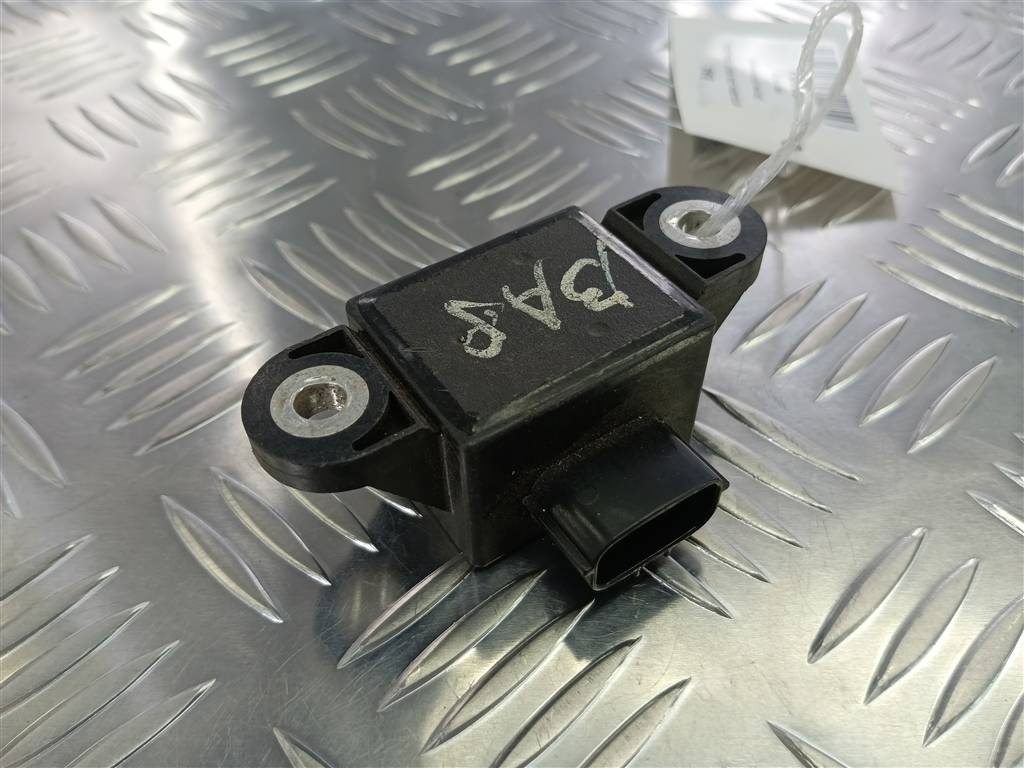 датчик ускорения MITSUBISHI L200  2.5 DI-D MT (136 л.с.)L200  IV (2006—2014) Пикап MN116715, 750 рублей, Москва