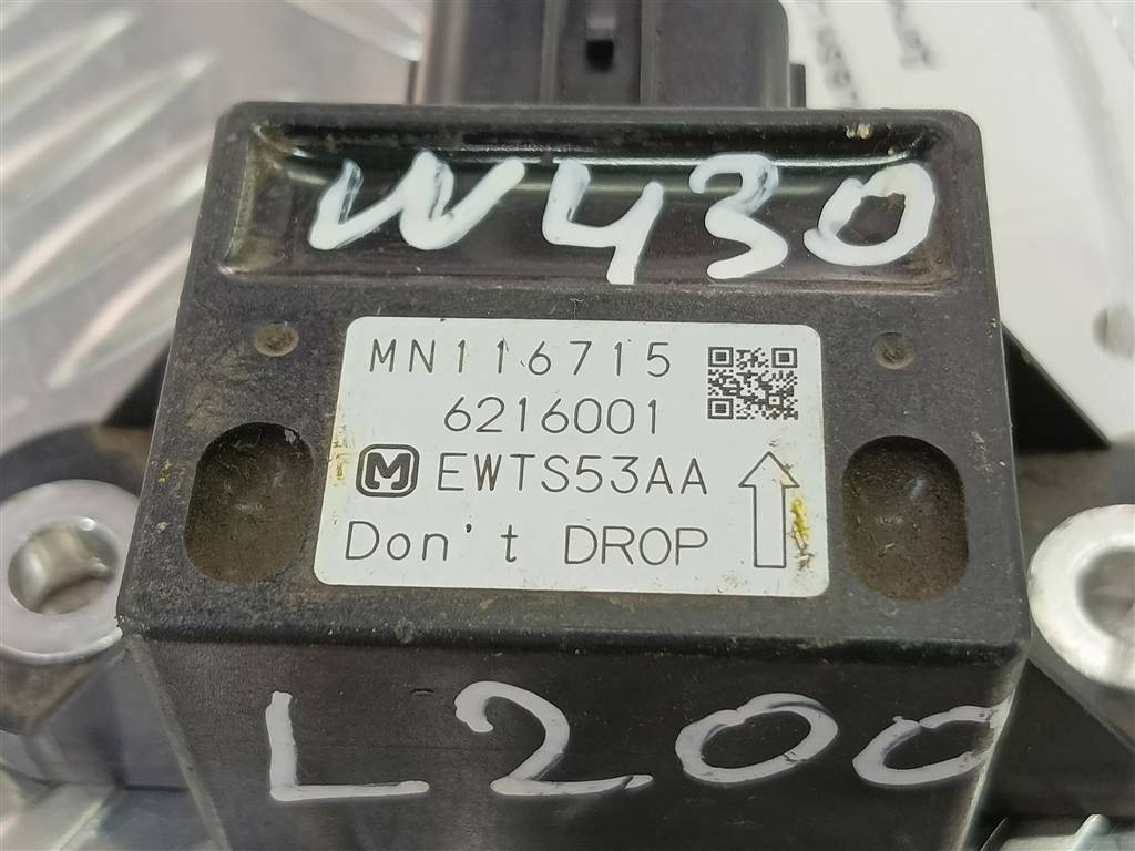 датчик ускорения MITSUBISHI L200  2.5 DI-D MT (136 л.с.)L200  IV (2006—2014) Пикап MN116715, 750 рублей, Москва