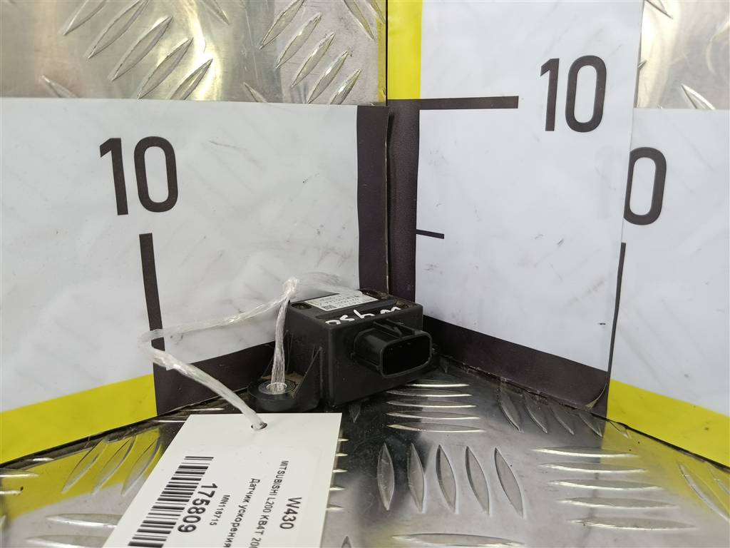 датчик ускорения MITSUBISHI L200  2.5 DI-D MT (136 л.с.)L200  IV (2006—2014) Пикап MN116715, 750 рублей, Москва