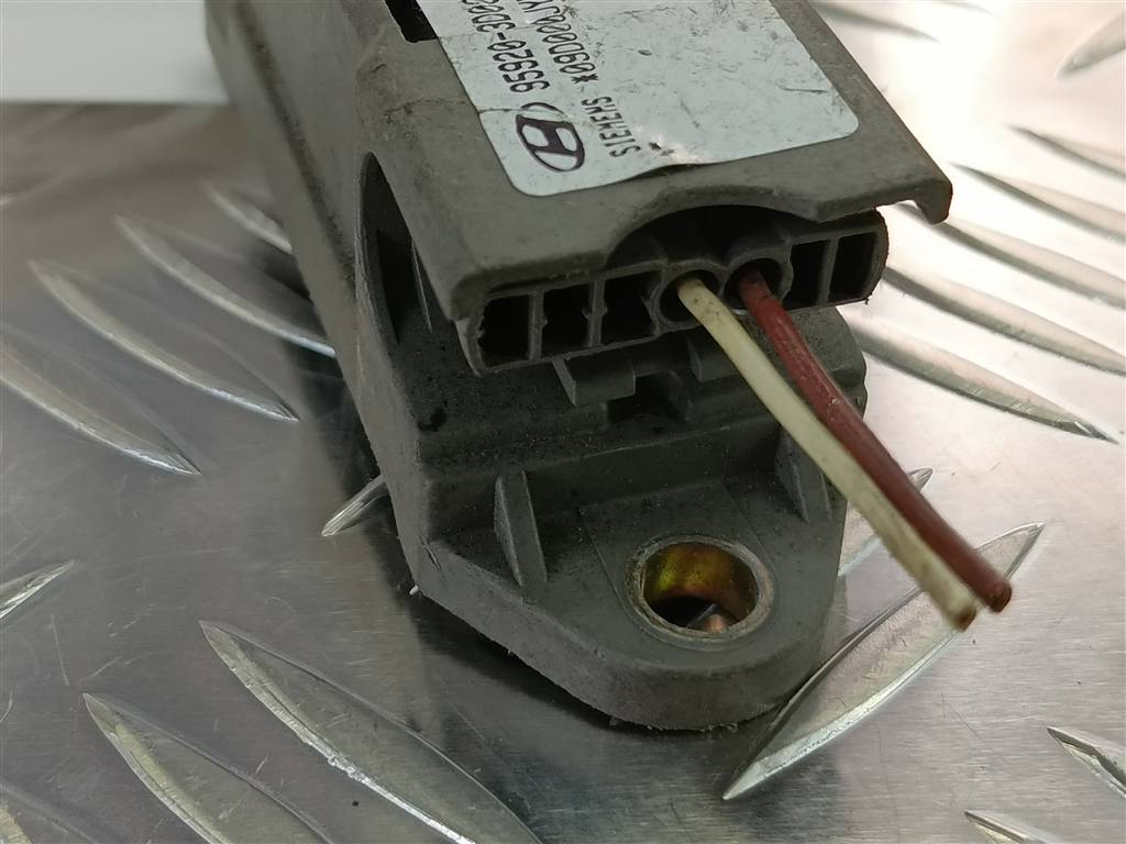 датчик удара (air bag) Hyundai SONATA 2.0 AT (144 л.с.)Sonata  V (2004—2007) Седан 959203D000, 520 рублей, Москва