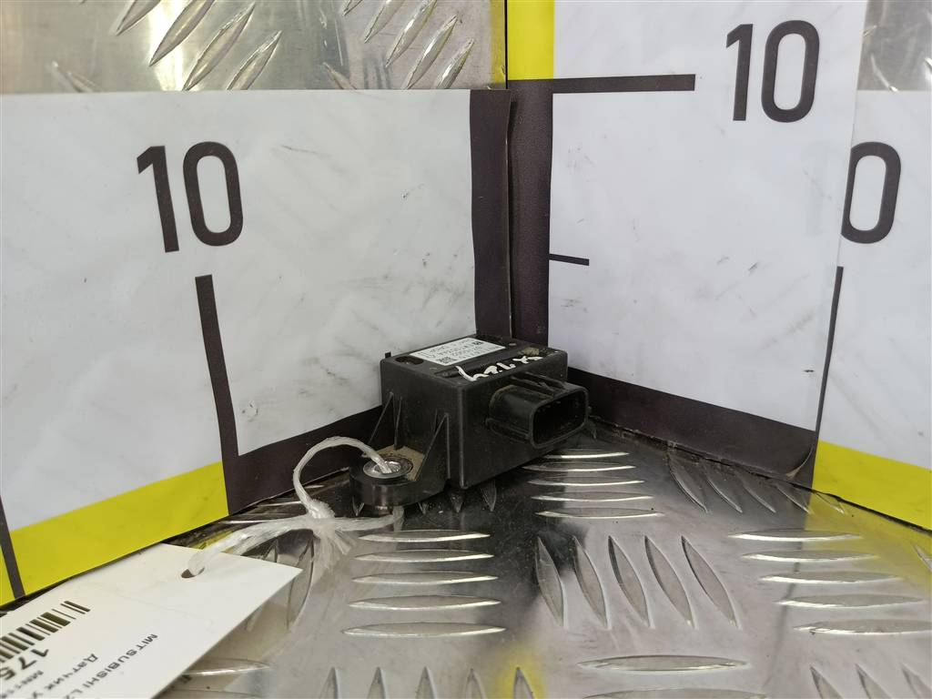 датчик ускорения MITSUBISHI L200  2.5 DI-D MT (136 л.с.)L200  IV (2006—2014) Пикап MN116715, 750 рублей, Москва