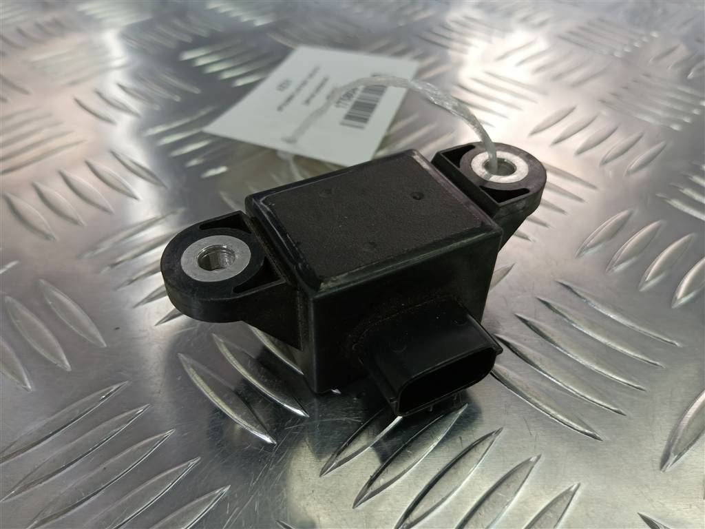 датчик ускорения MITSUBISHI L200   MN116715, 750 рублей, Москва