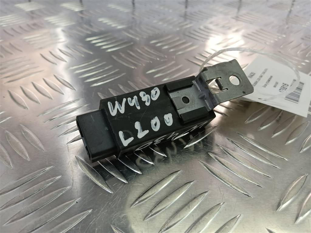 блок управления MITSUBISHI L200  2.5 DI-D MT (136 л.с.)L200  IV (2006—2014) Пикап MN141557, 750 рублей, Москва