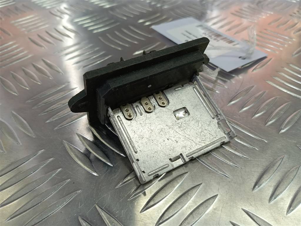 резистор отопителя (ежик) SUZUKI SX4 1.6 MT (125 л.с.)Swift  III (2004—2011) Хетчбэк 7414080J01, 520 рублей, Москва