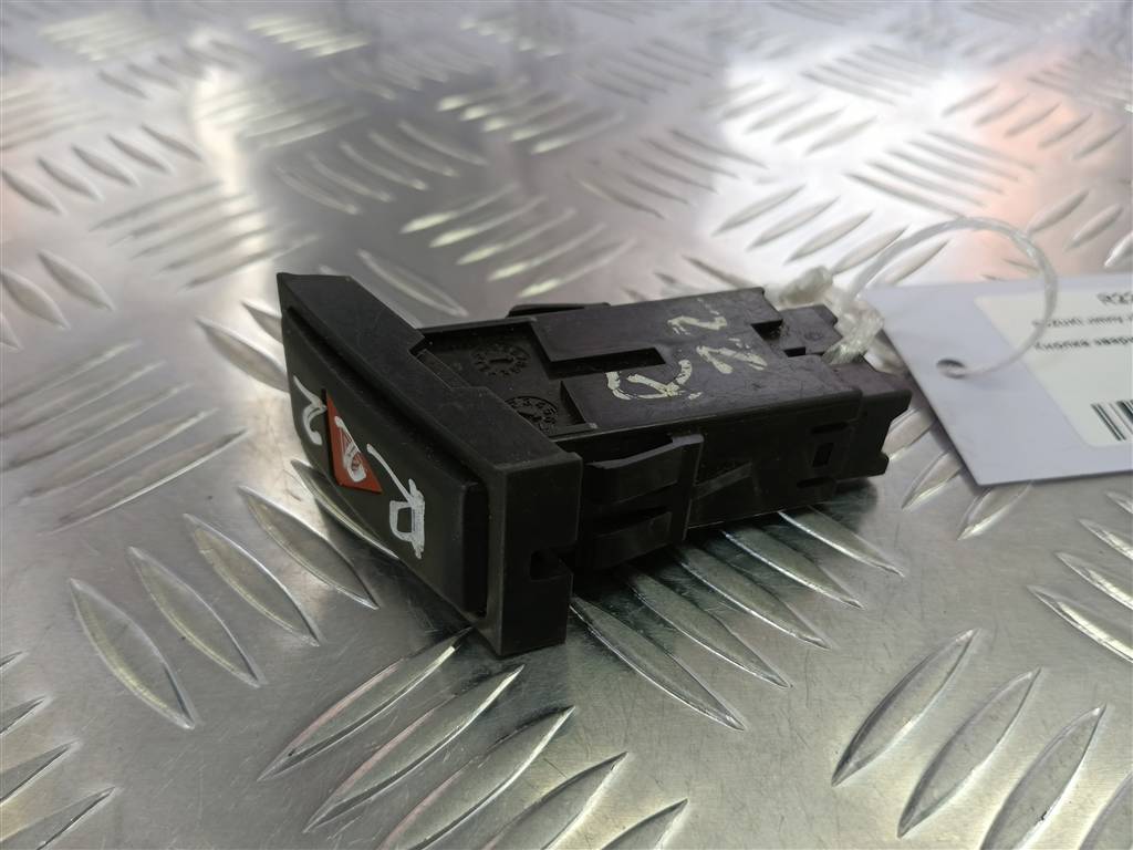 кнопка аварийной сигнализации SUZUKI JIMNY Jimny 3743059J10, 750 рублей, Москва