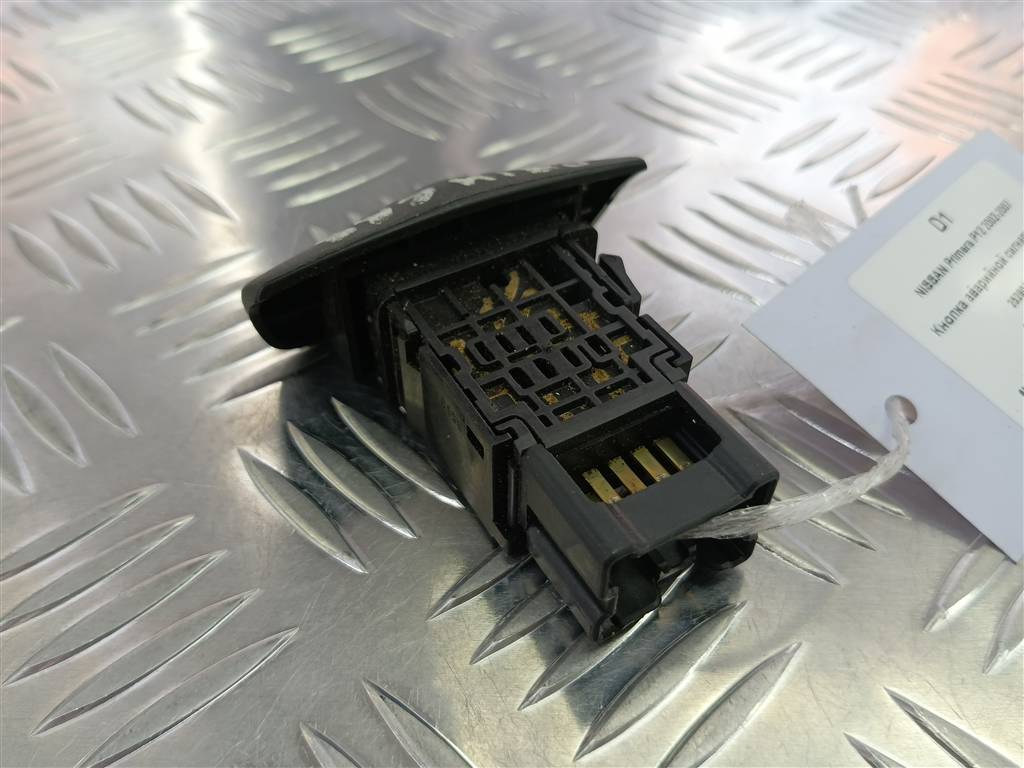 кнопка аварийной сигнализации NISSAN PRIMERA  25290AU000, 520 рублей, Москва