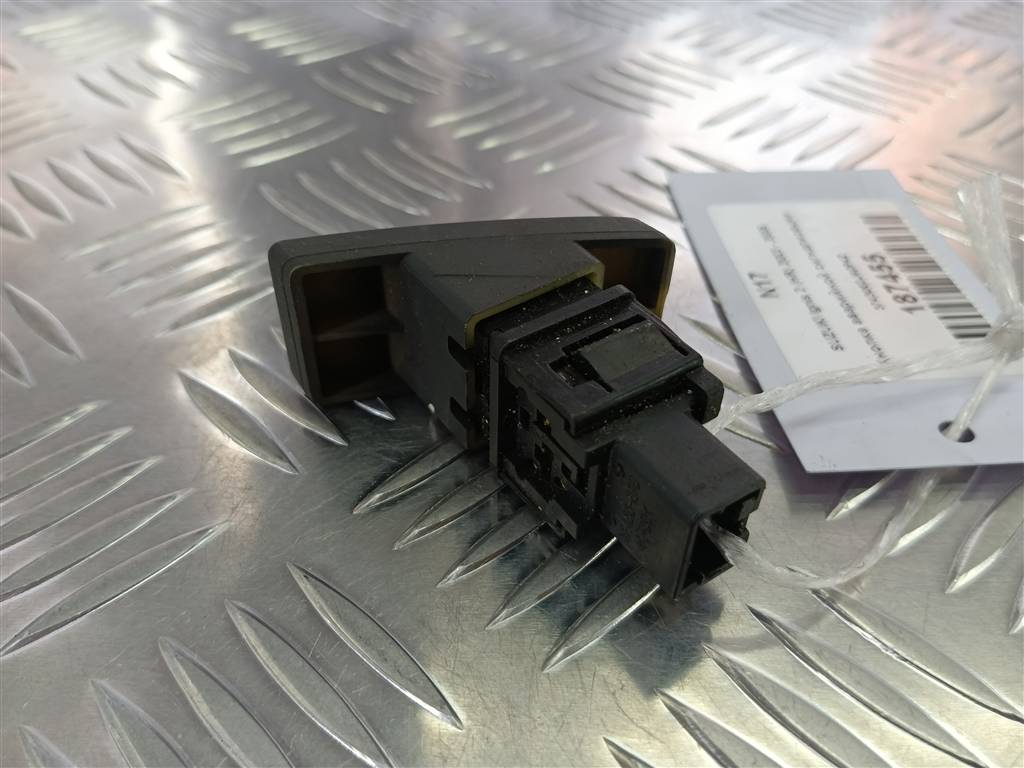 кнопка аварийной сигнализации SUZUKI IGNIS 1.5 MT (99 л.с.)Ignis  II (2003—2008) Хетчбэк 3743062JA0P4Z, 520 рублей, Москва