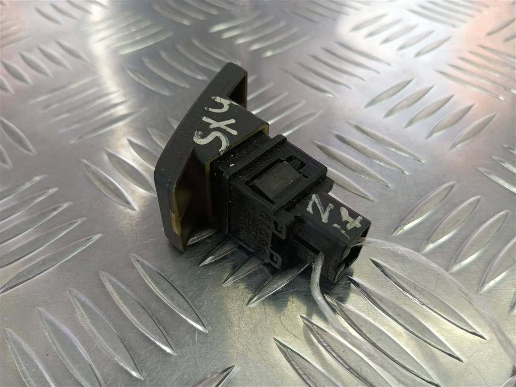 кнопка аварийной сигнализации SUZUKI IGNIS 1.5 MT (99 л.с.)Ignis  II (2003—2008) Хетчбэк 3743062JA0P4Z, 520 рублей, Москва