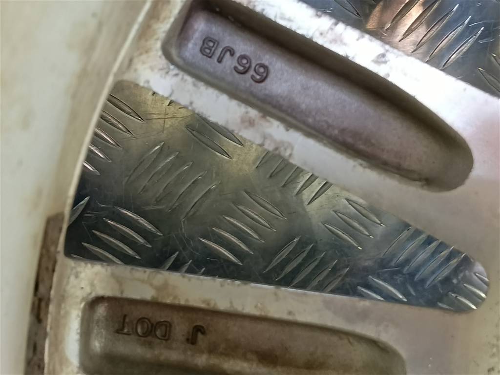 диск колесный SUZUKI Grand Vitara 2.0 4WD AT (140 л.с.)Grand Vitara  II (2005—2008) Внедорожник, 29150 рублей, Москва