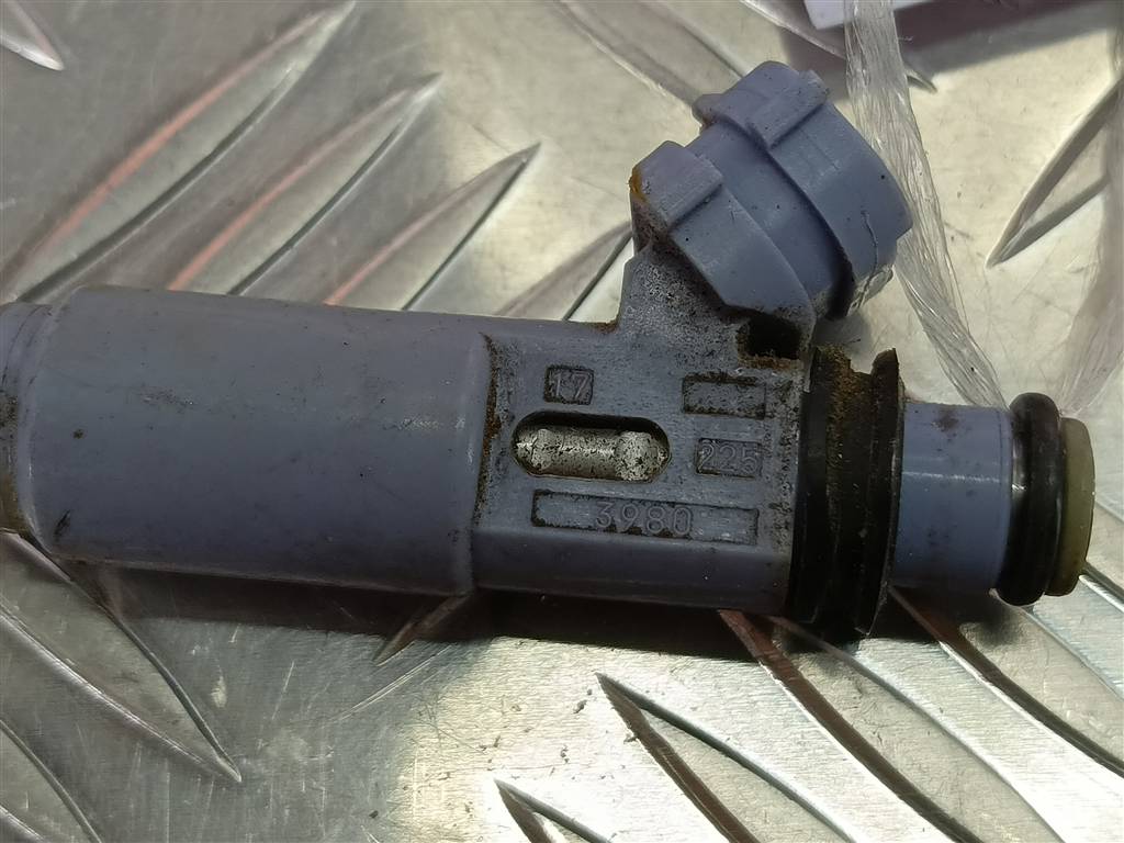 форсунка топливная SUZUKI JIMNY  1571080G01, 750 рублей, Москва