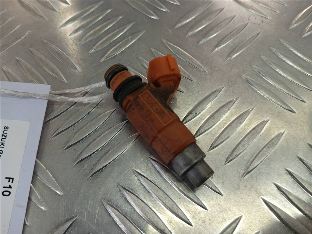 форсунка топливная SUZUKI Grand Vitara 2.0 MT (128 л.с.)Grand Vitara  I (1997—2001) Внедорожник 15710-65D00, 2240 рублей, Москва