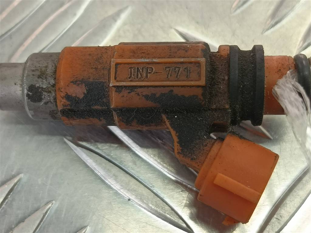 форсунка топливная SUZUKI Grand Vitara 2.0 MT (128 л.с.)Grand Vitara  I (1997—2001) Внедорожник 15710-65D00, 2240 рублей, Москва