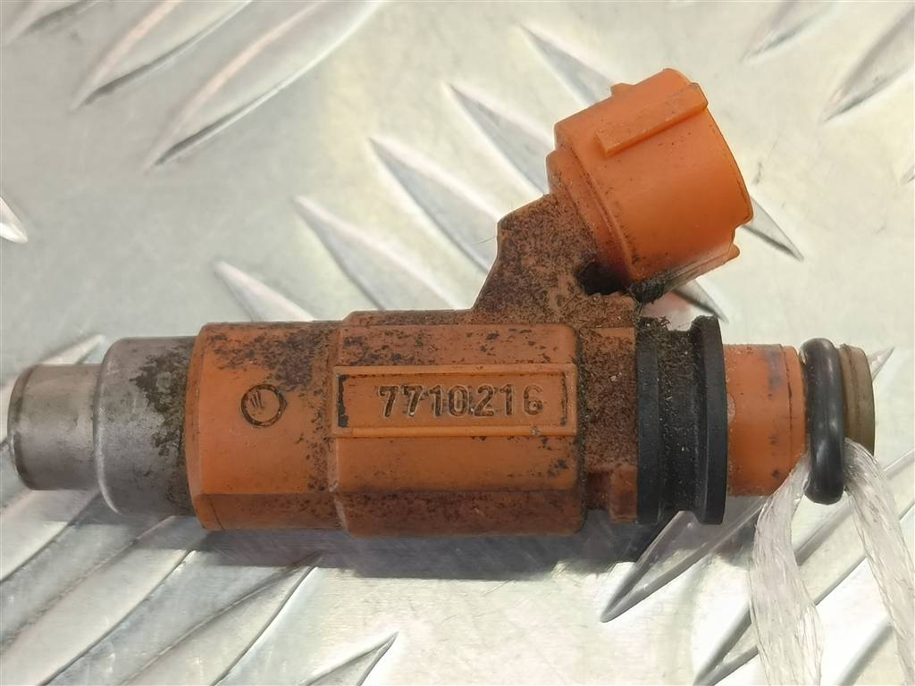 форсунка топливная SUZUKI Grand Vitara 2.0 MT (128 л.с.)Grand Vitara  I (1997—2001) Внедорожник 15710-65D00, 2240 рублей, Москва