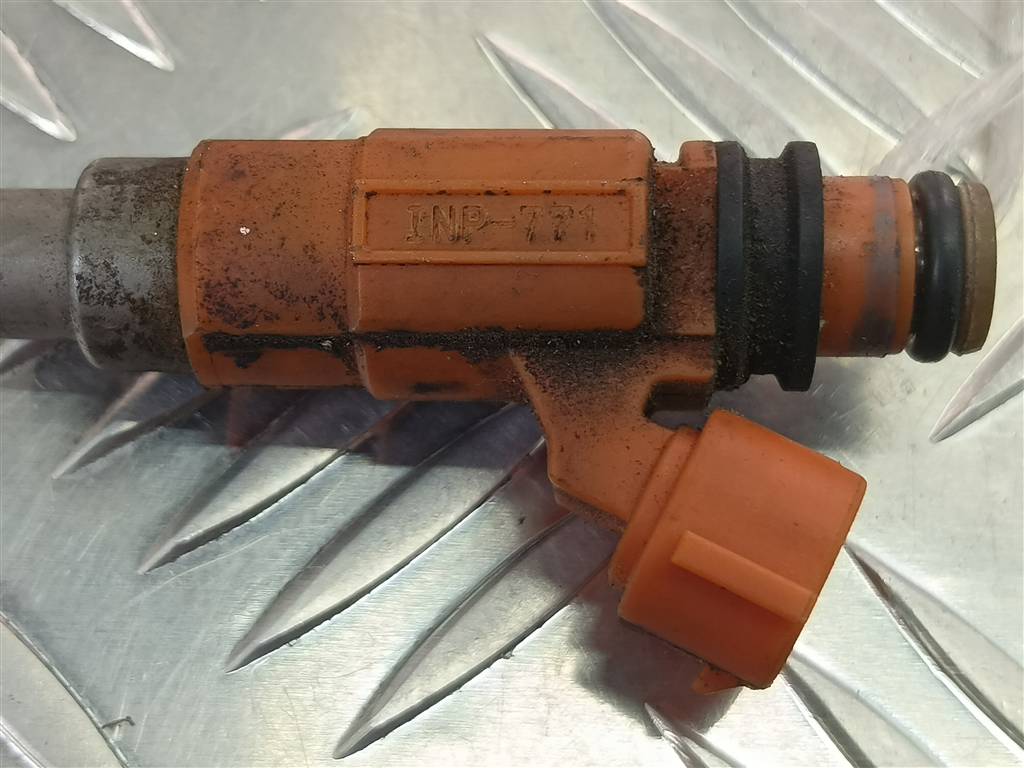 форсунка топливная SUZUKI Grand Vitara 2.0 MT (128 л.с.)Grand Vitara  I (1997—2001) Внедорожник 15710-65D00, 2240 рублей, Москва