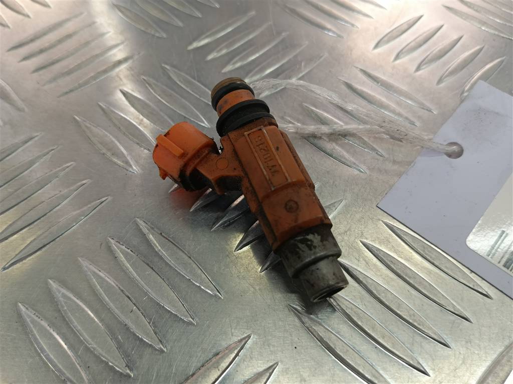 форсунка топливная SUZUKI Grand Vitara 2.0 MT (128 л.с.)Grand Vitara  I (1997—2001) Внедорожник 15710-65D00, 2240 рублей, Москва