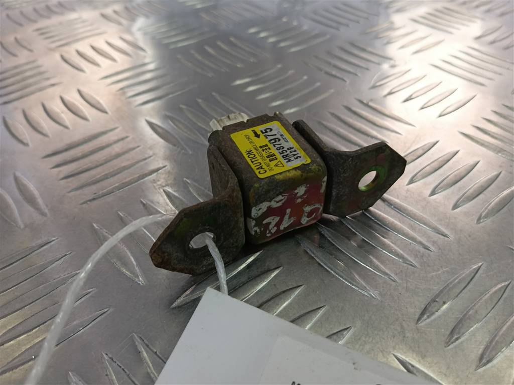 датчик удара (air bag) MITSUBISHI L200  2.5 DI-D MT (136 л.с.)L200  IV (2006—2014) Пикап MR587975, 750 рублей, Москва