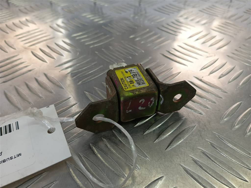 датчик удара (air bag) MITSUBISHI L200   MR587975, 750 рублей, Москва