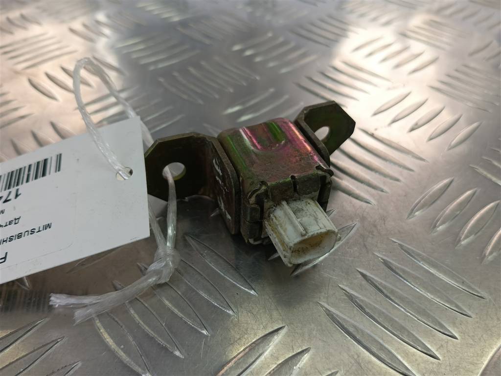 датчик удара (air bag) MITSUBISHI L200   MR587975, 750 рублей, Москва