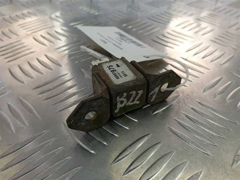 датчик удара (air bag) MITSUBISHI L200  2.5 DI-D MT (136 л.с.)L200  IV (2006—2014) Пикап MR587975, 750 рублей, Москва