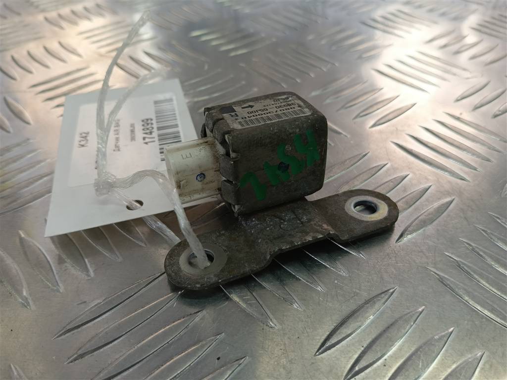 датчик удара (air bag) SUZUKI Grand Vitara 2.4 AT (169 л.с.)Grand Vitara  II рестайлинг (2008—2012) Внедорожник 3893065J00, 520 рублей, Москва