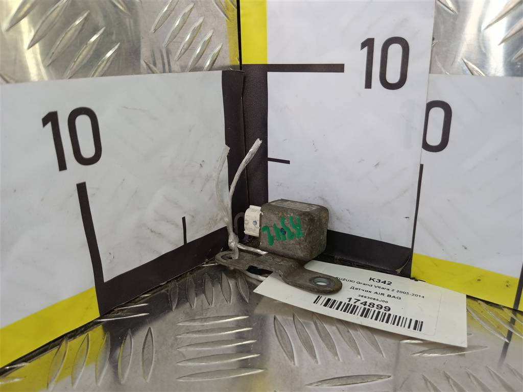 датчик удара (air bag) SUZUKI Grand Vitara 2.4 AT (169 л.с.)Grand Vitara  II рестайлинг (2008—2012) Внедорожник 3893065J00, 520 рублей, Москва