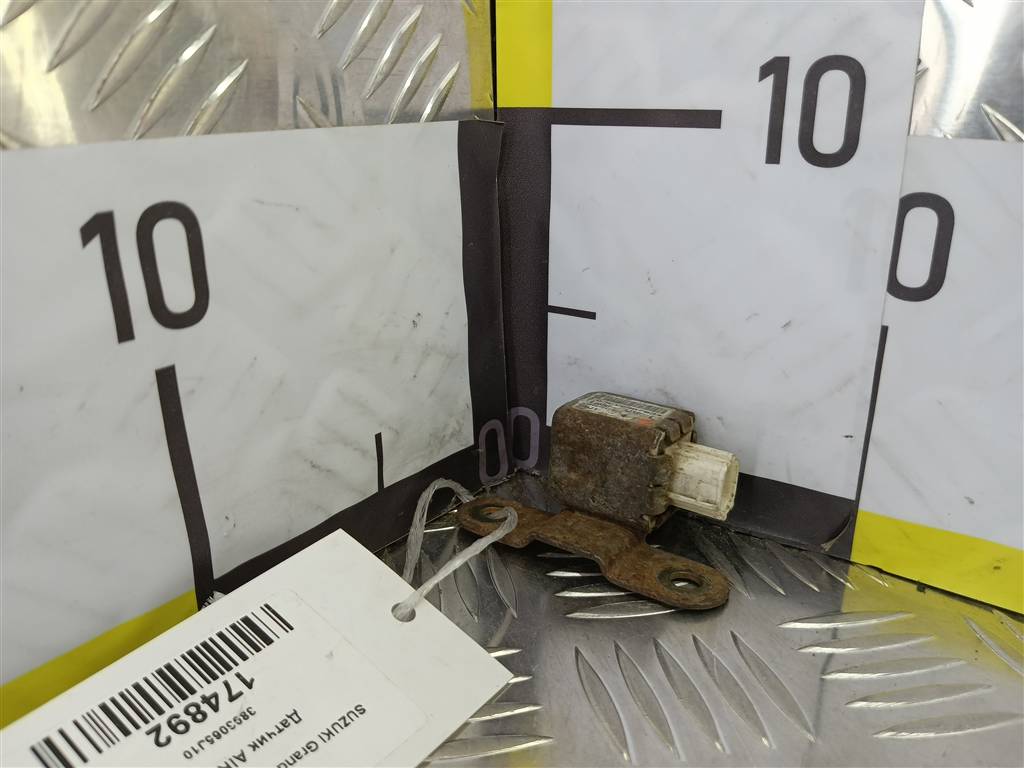 датчик удара (air bag) MITSUBISHI L200  2.5 DI-D MT (136 л.с.)L200  IV (2006—2014) Пикап MR587975, 750 рублей, Москва