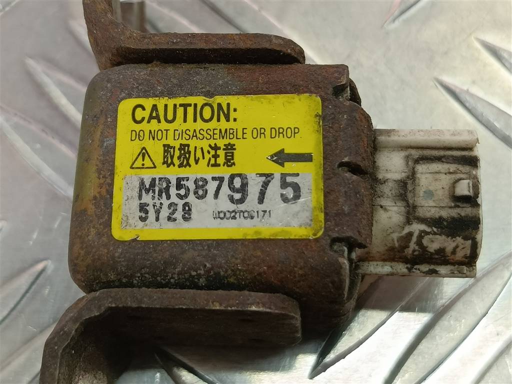 датчик удара (air bag) MITSUBISHI L200  2.5 DI-D MT (136 л.с.)L200  IV (2006—2014) Пикап MR587975, 750 рублей, Москва