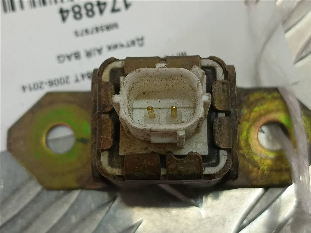 датчик удара (air bag) MITSUBISHI L200   MR587975, 750 рублей, Москва