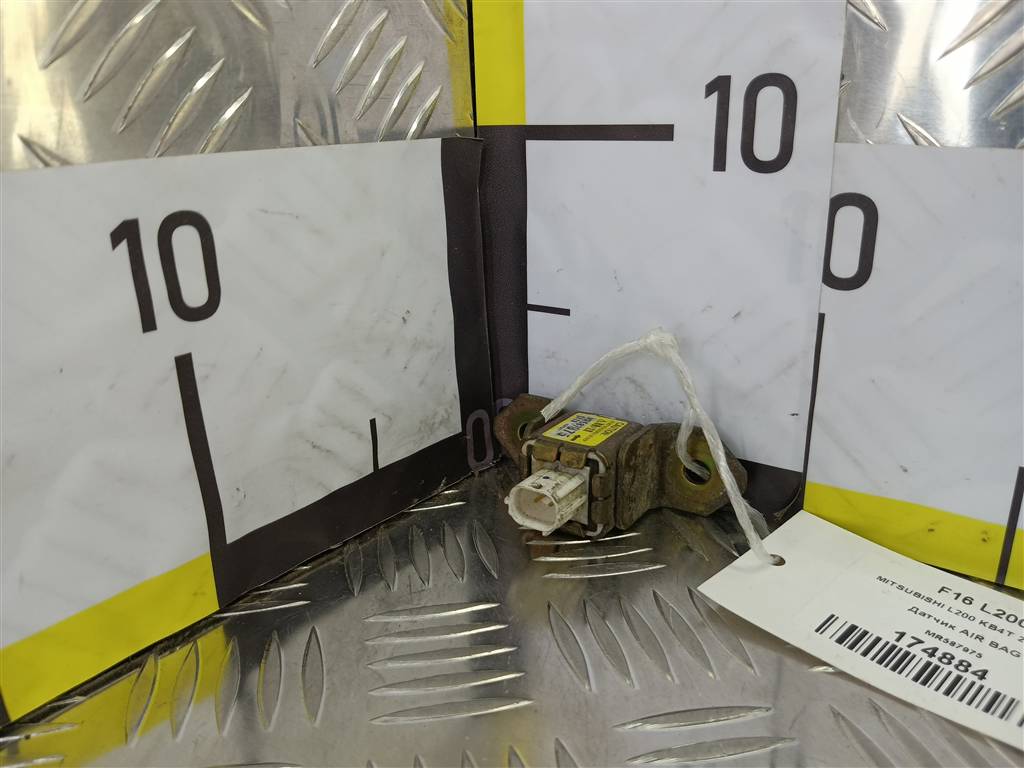 датчик удара (air bag) MITSUBISHI L200   MR587975, 750 рублей, Москва