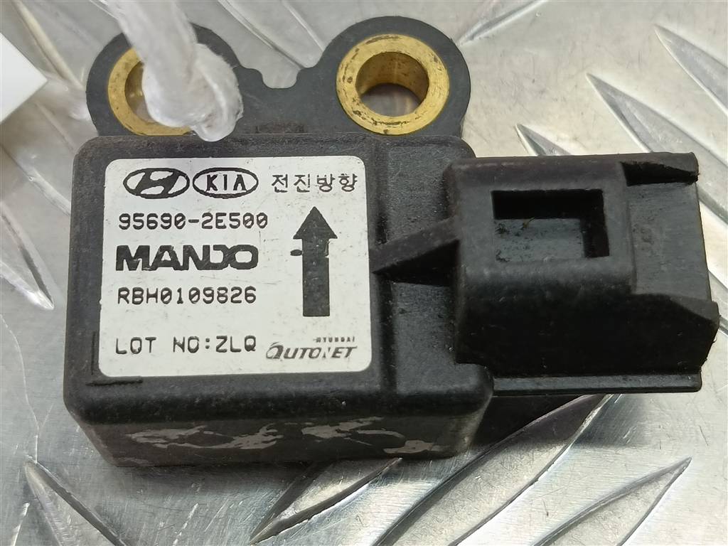 датчик ускорения Hyundai TUCSON  956902E500, 3850 рублей, Москва