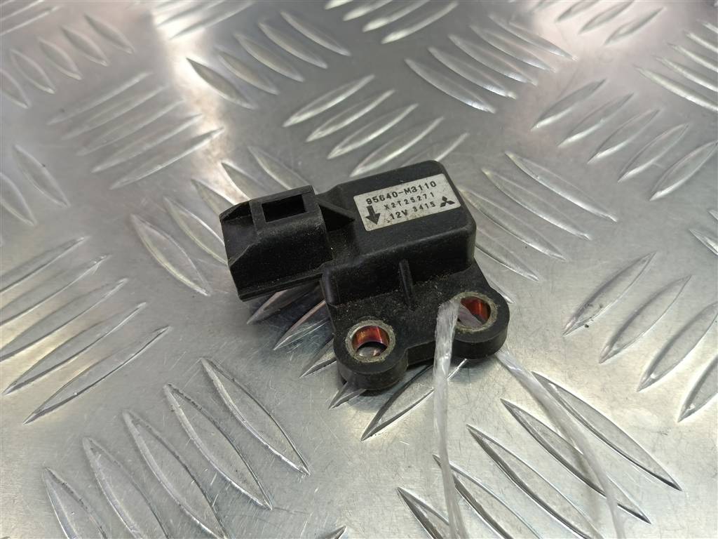 датчик ускорения Hyundai SANTA FE  956902E500, 3850 рублей, Москва