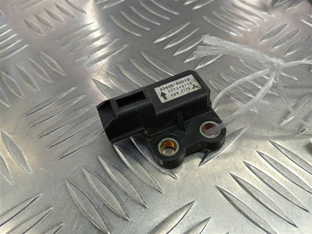 датчик ускорения SUZUKI JIMNY 1.3 4WD MT (86 л.с.)Jimny  III рестайлинг (2005—2012) Внедорожник 33945-82C10, 630 рублей, Москва