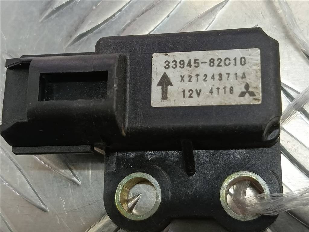 датчик ускорения SUZUKI JIMNY 1.3 4WD MT (86 л.с.)Jimny  III рестайлинг (2005—2012) Внедорожник 33945-82C10, 630 рублей, Москва