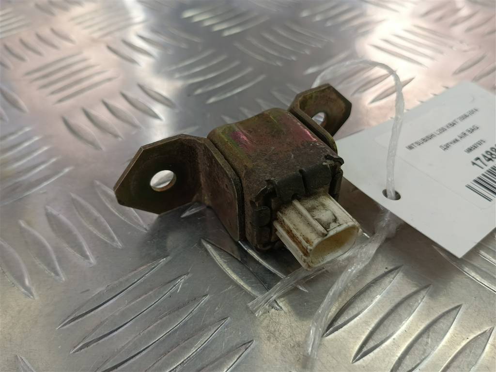 датчик удара (air bag) MITSUBISHI L200   MR587975, 750 рублей, Москва