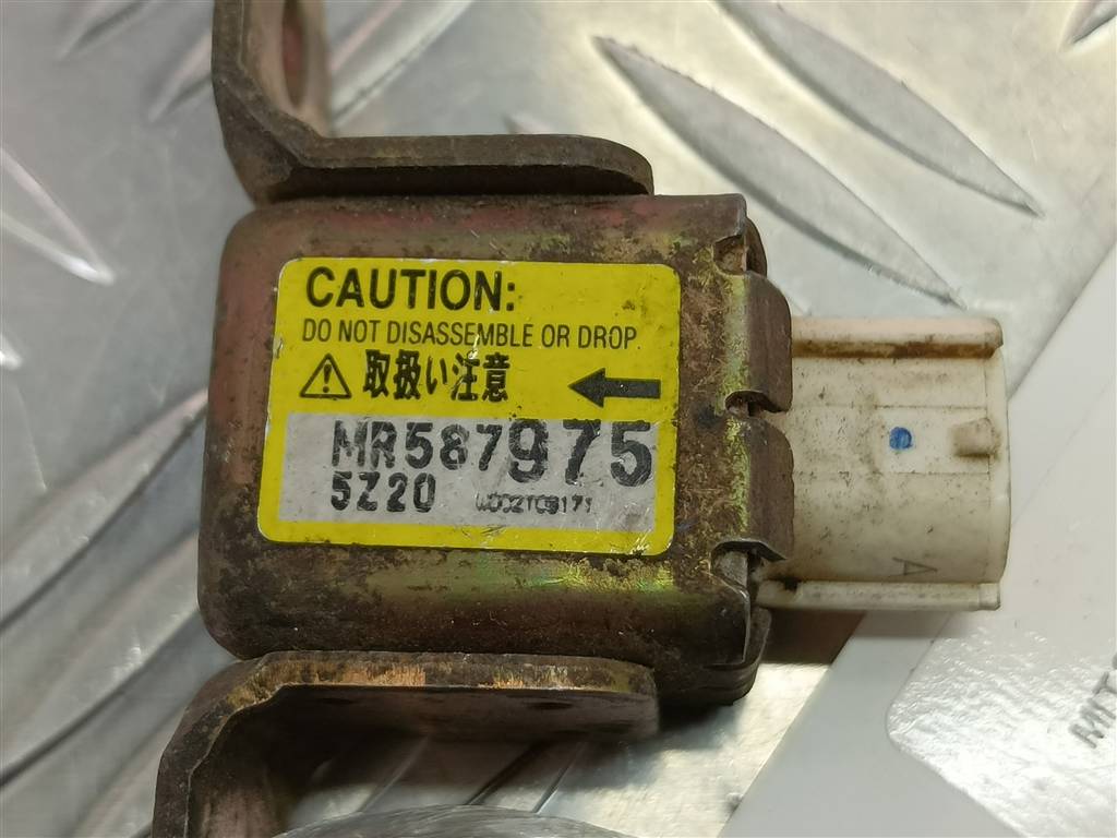 датчик удара (air bag) MITSUBISHI L200   MR587975, 750 рублей, Москва