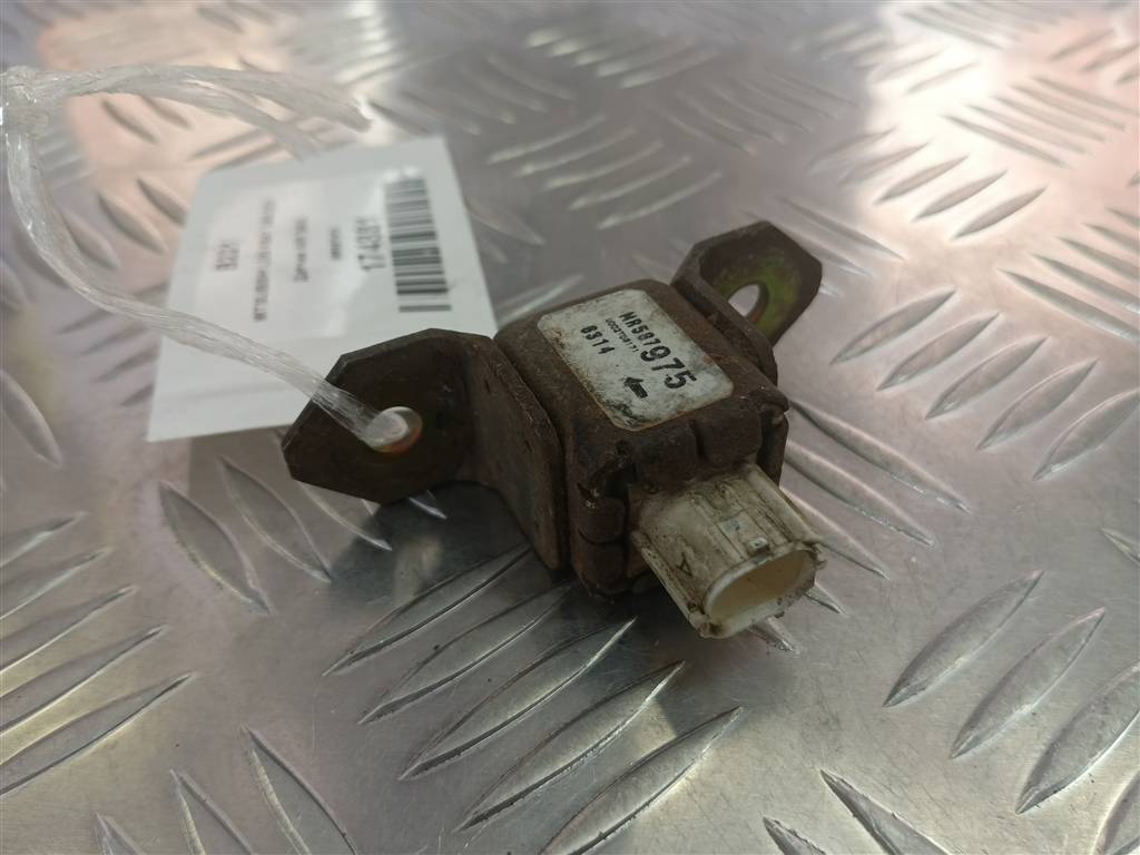датчик удара (air bag) MITSUBISHI L200  2.5 DI-D MT (136 л.с.)L200  IV (2006—2014) Пикап MR587975, 750 рублей, Москва